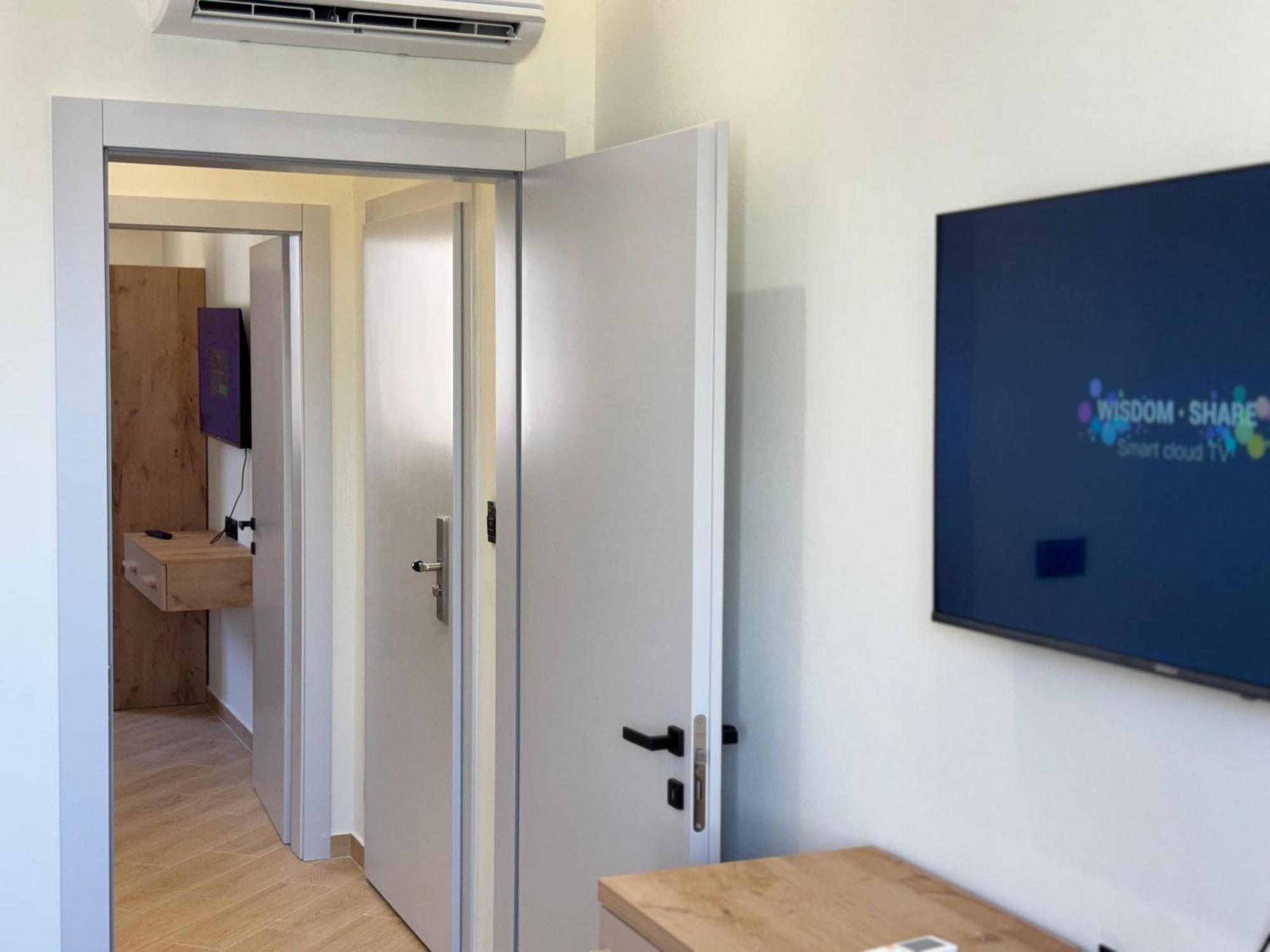 Tuyo Hotel 3*