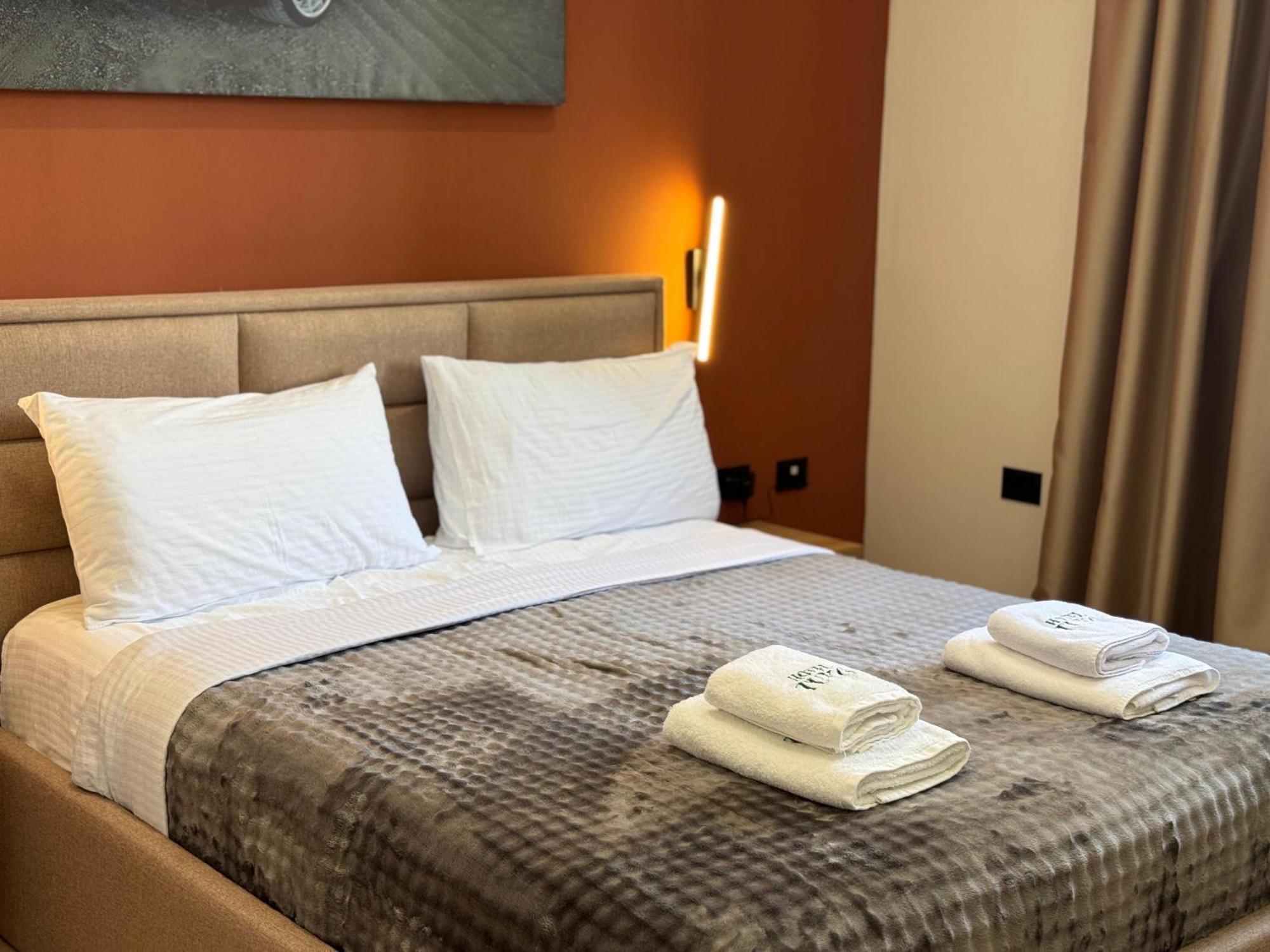 Hotel Tuyo Tirana